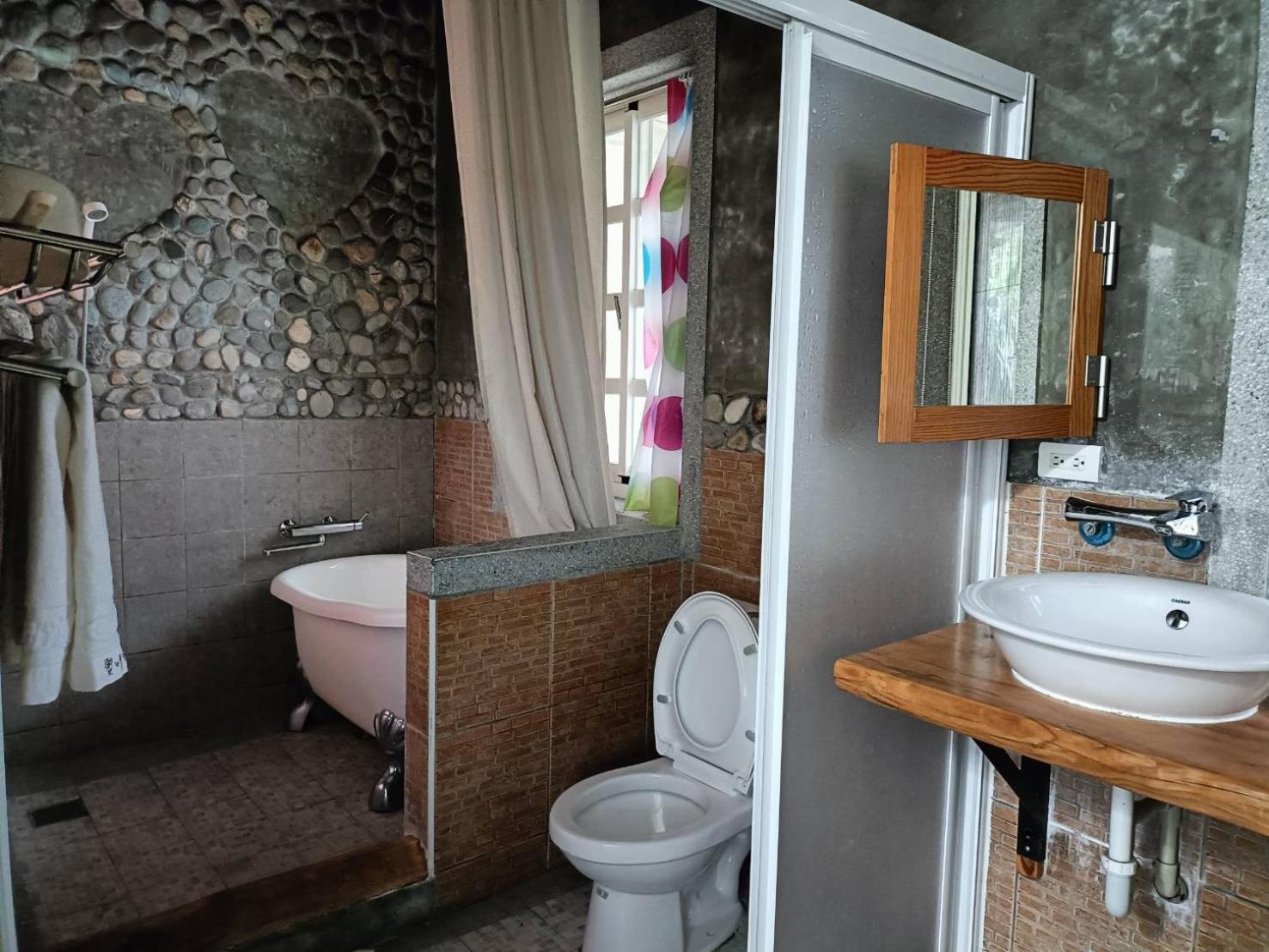 צ'ישאנג Xian Qing Yu Zhi Homestay מראה חיצוני תמונה
