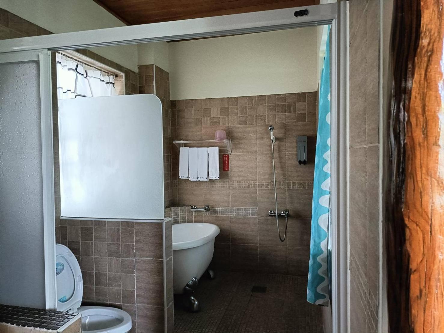 צ'ישאנג Xian Qing Yu Zhi Homestay מראה חיצוני תמונה
