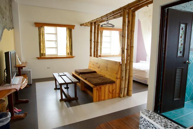 צ'ישאנג Xian Qing Yu Zhi Homestay מראה חיצוני תמונה